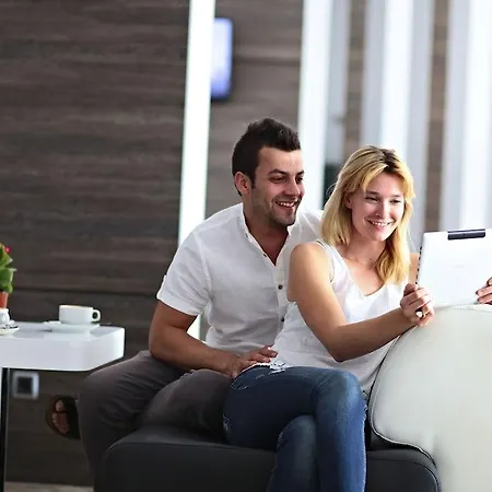 Flamingo - Adults Recommended 公寓式酒店